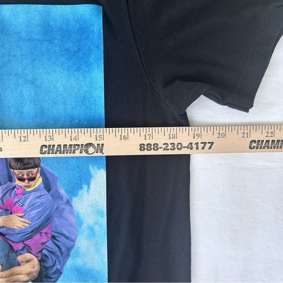 Oliver Tree Holding Baby Oliver Tree T-Shirt Black Size Medium - Picture 4 of 5